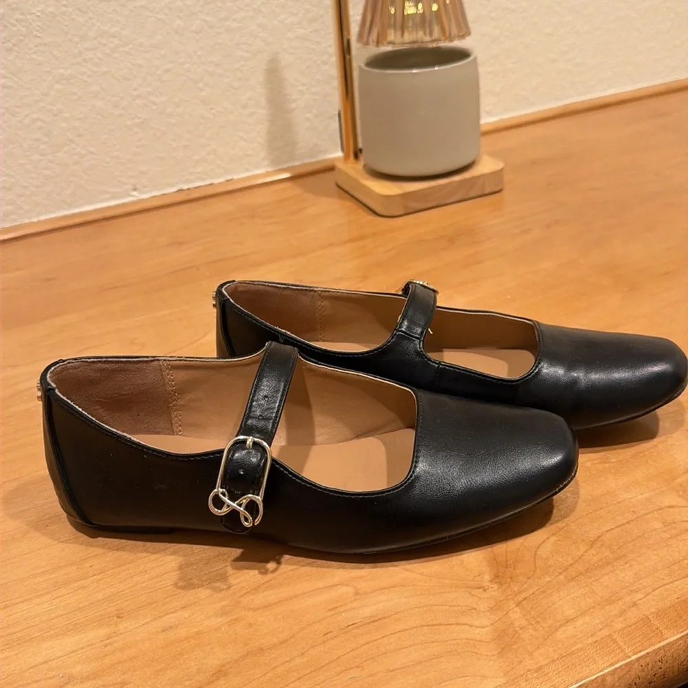 Used comfy dress shoes girls 6.5